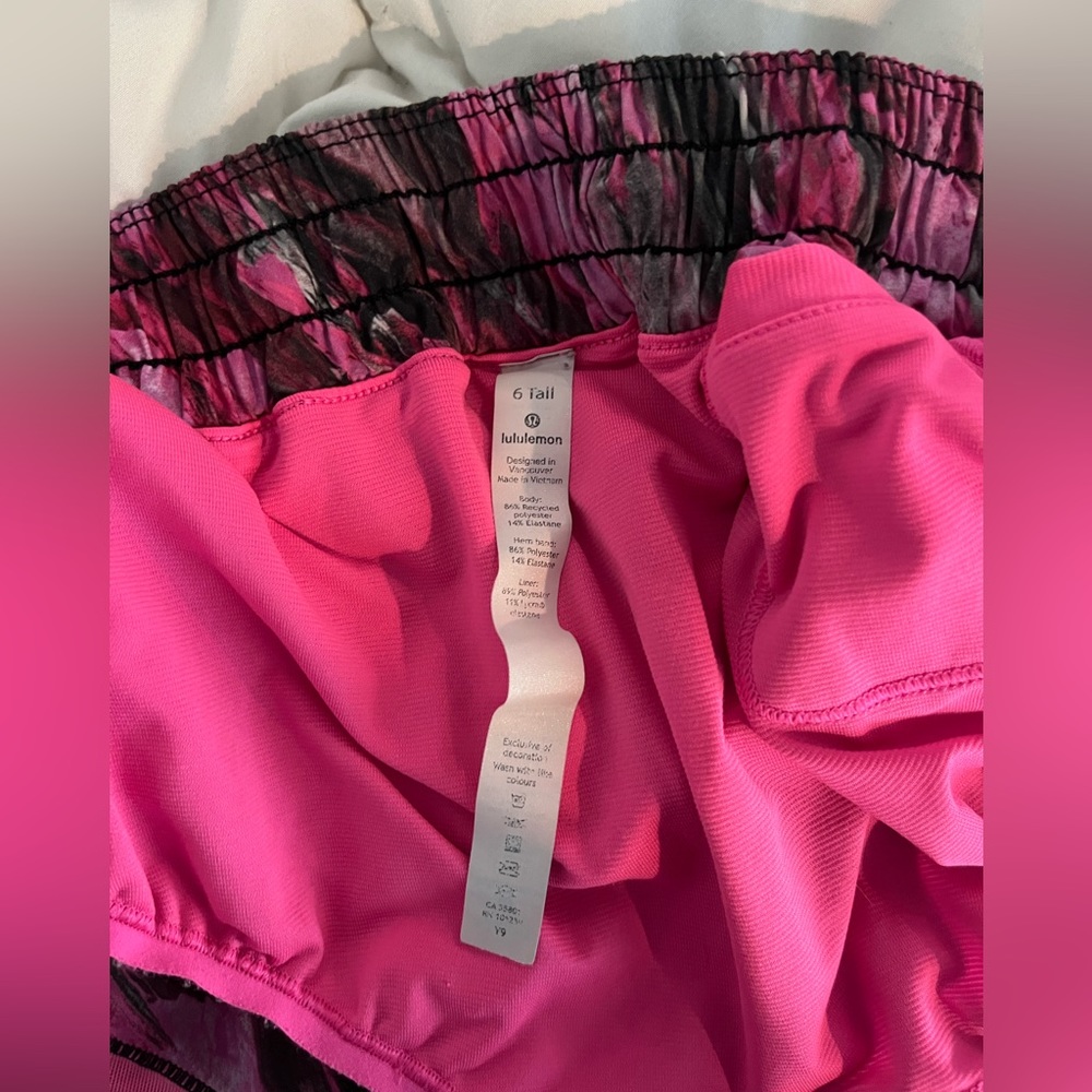 Lululemon Hotty hot shorts - Picture 5 of 5